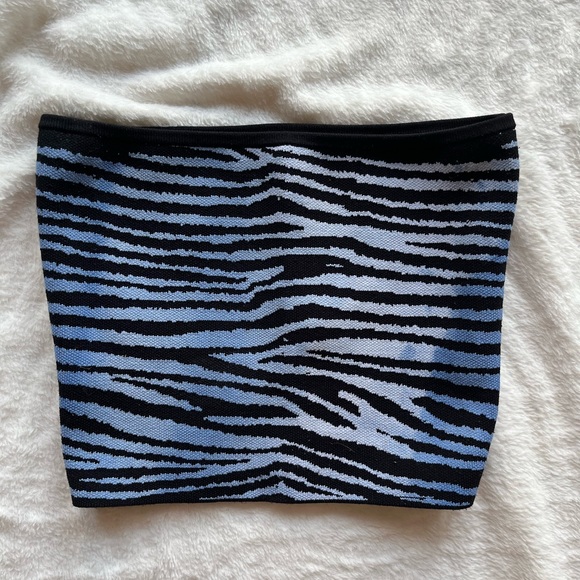 BABATON ESSEMBA Top - Picture 3 of 5